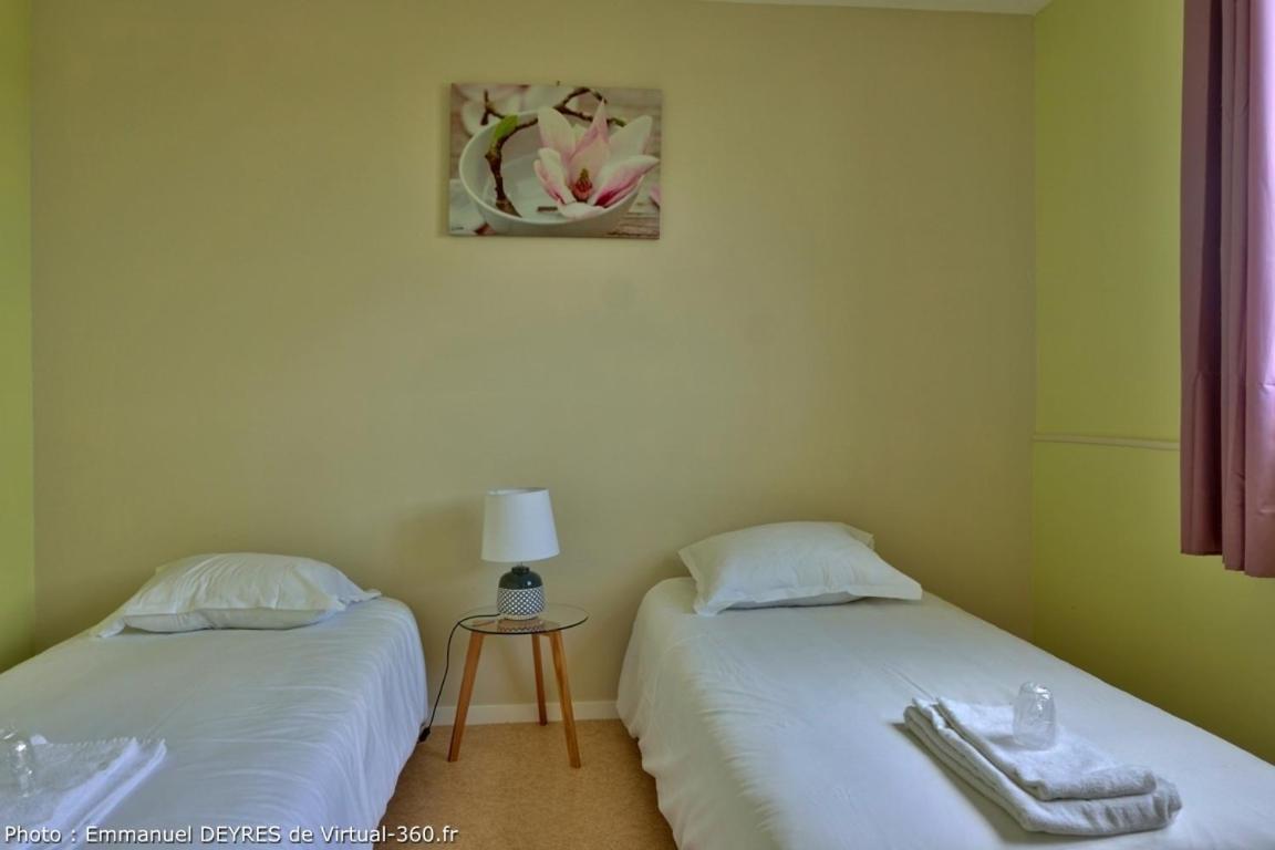 Queen Serenity Hotel Redon Exterior photo